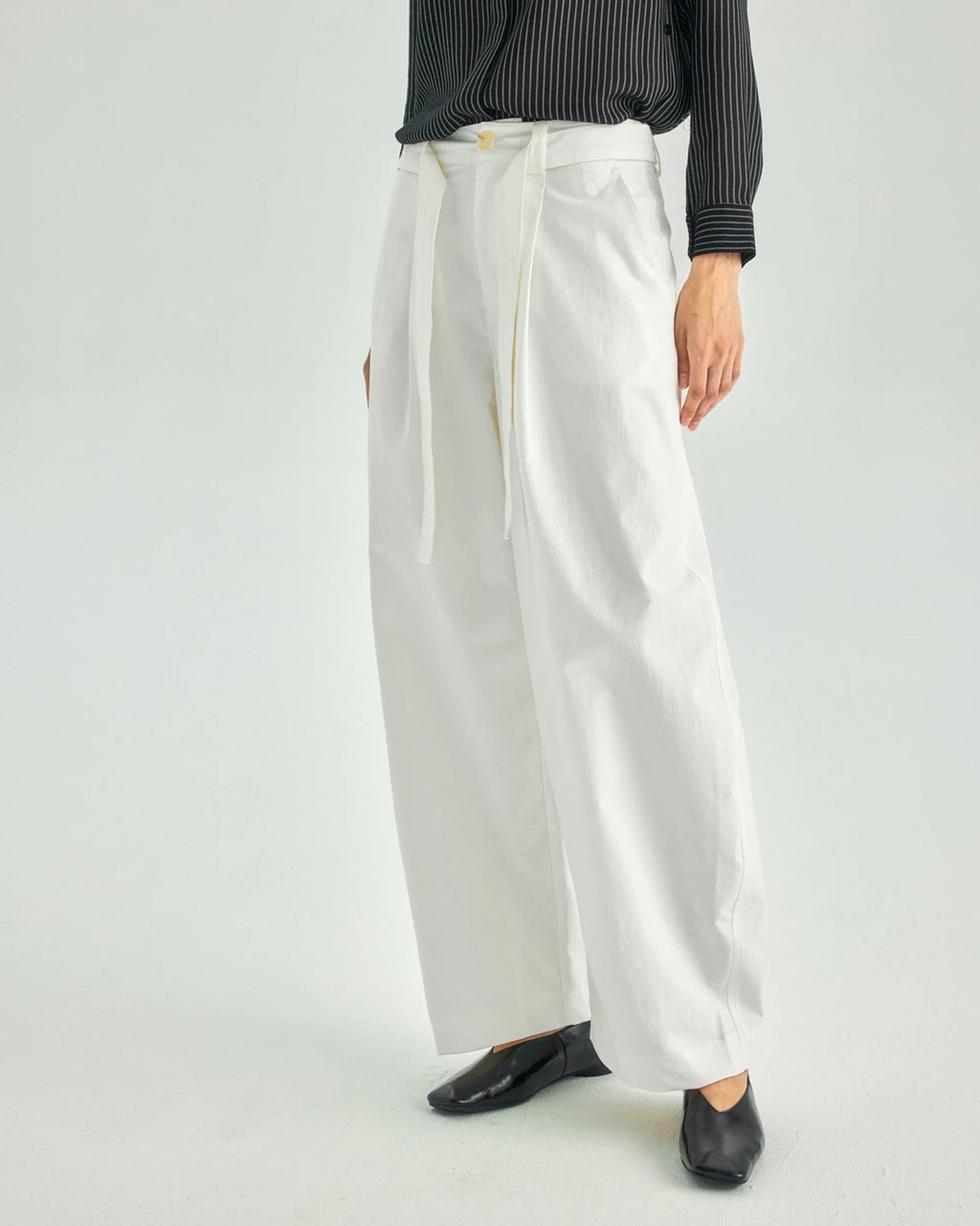 Textured Belted Balloon Trousers