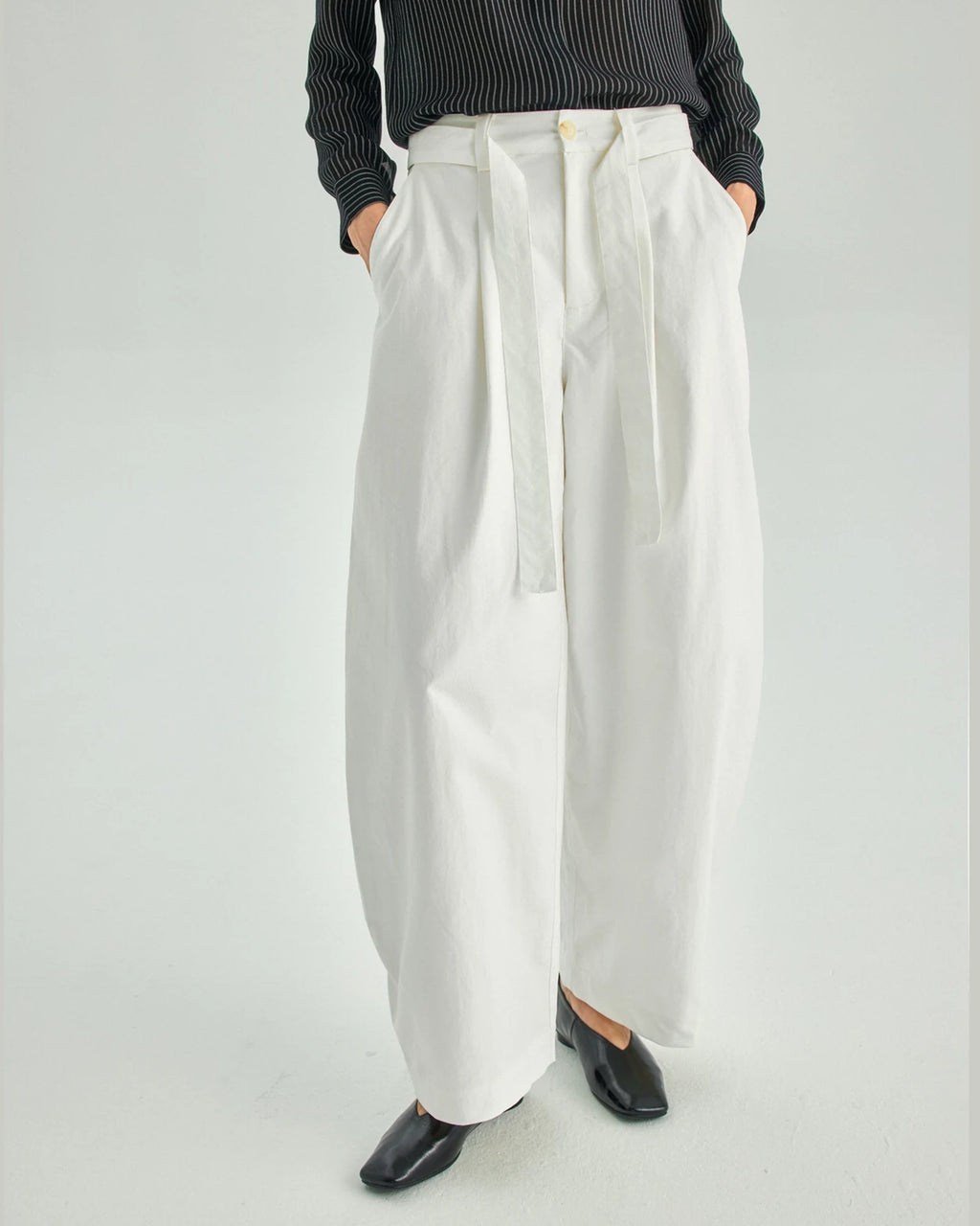 Textured Belted Balloon Trousers