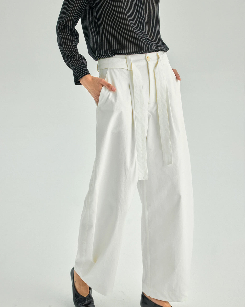Textured Belted Balloon Trousers