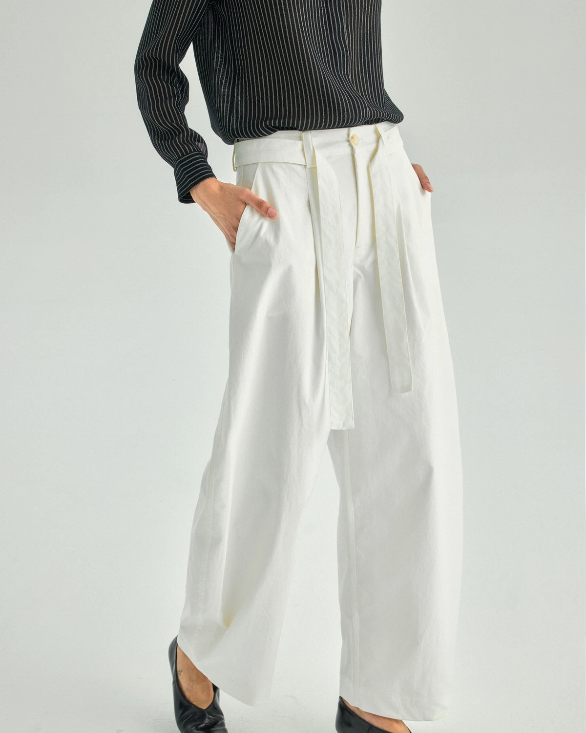 Textured Belted Balloon Trousers